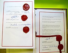 Description de l'image Schengen Agreement (1985) signatures.jpg.