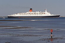 QE2 leaving southampton water.jpg