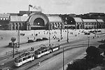 Stationstorget med spårvagnar på 1930-talet.