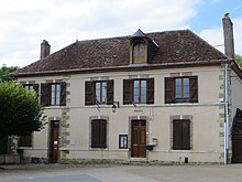 Ang Town Hall sa Suizy-le-Franc