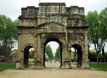 Arco Triunfal de Orange, o mais antigo (14) arco triunfal triplo romano sobrevivente.