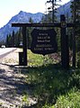 Panneau indiquant l’entrée dans la forêt nationale de Gallatin le long de la Beartooth Highway (en) (U.S. Route 212).