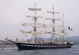 Le Belem dans la baie de Sanary en août 2003.