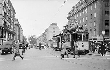 Lijn 14, linksrijdend, in de binnenstad in 1931.