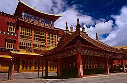 Zhongdian-sumtseling-gompa-c04.jpg