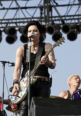 Joan Jett May 2005.jpg