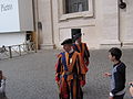 Guardia Suiza Pontificia con la Medalla Benemerenti