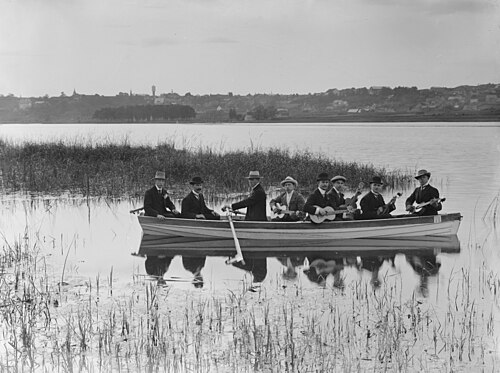 Viljandi järv, paadis O. Rännik'u pillikoor (12. august 1912)