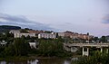 Vue de la petite bourgade de Moundybach, au bord de la rivière du même nom