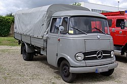 Mercedes-Benz L 319 als Pritschenwagen