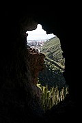 Barrio de La Alegría visto desde una cueva a la altura de Tahodio.