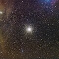 Amateurastronomische Panoramaaufnahme, links oben ist NGC 6144 zu erkennen