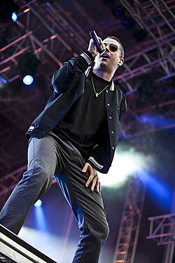 M. Shadows 2011-ben.