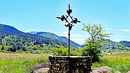 Croix ancienne chemin de Montaillou près de la colonie.