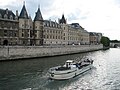 La Conciergerie, vue depuis le Pont au Change