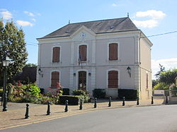 Skyline of Dun-le-Poëlier