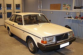 Volvo 242 DL (1981–1982)