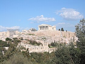 Acropolis của Athens ở Hy Lạp, trực tiếp ảnh hưởng đến kiến trúc và kỹ thuật ở nền văn minh phương Tây, Hồi giáo và phương Đông cho đến ngày nay, 2400 năm sau khi xây dựng