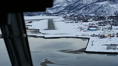 Sørkjosens flygplats och Sørkjosen