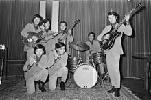 Kamayatsu (back row, far left) with The Spiders, 1966