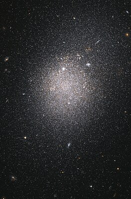 NGC 4163; Хаббл телескоп / STScI / NASA