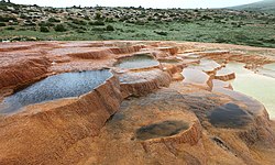 Vue générale de Badab-e Surt.