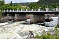 Numedalslågen deler Kongsberg by i to, og Nybrua bind dei to bydelane saman. Foto: Knut Arne Gjertsen