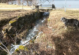 Kvarnbäckens / Vällingeåns utlopp i Mälaren