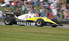 Michel Leclère durante a demonstração do Renault RE40 em Donington Park, 2007.