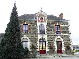 The town hall of Montreuil-le-Gast