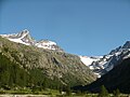 Panorama du haut Valsavarenche depuis le hameau Pont. Sur la gauche, le pic de Montchair.