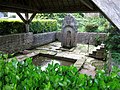 Le lavoir couvert de Saint-Caradec.