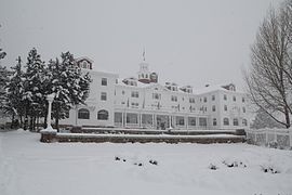 L'hôtel enneigé en février 2011.