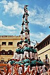 Castell med folre och manilles byggt av castellers från Vilafranca.