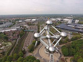 Het Atomium met Brussels Expo op de achtergrond.