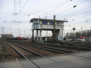 Gleise und BÜ am Westkopf des Bahnhofs Gremberg