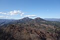 岩櫃山から北西（左奥横手山、右奥白砂山）