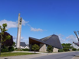 The church of Saint-Servais and the bell tower.