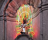 Manneken Pis in his 1000th costume, designed by Jean-Paul Lespagnard [fr] (13 May 2018)