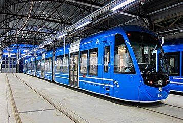 A36: vierdelige CAF Urbos AXL tram; 2014.