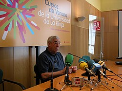 O guionista riojano Rafael Azcona en 2006 mientres un curso en a Universidat de La Rioja.