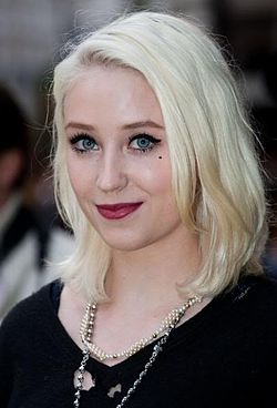 Lily Loveless vuonna 2013.