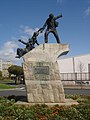 Escultura conmemorativa do Dez de marzo en Ferrol, no lugar onde ocorreron os feitos en Recimil.