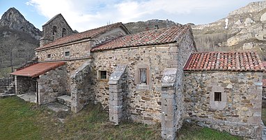 Iglesia de Genicera vista desde su cara sudoriental