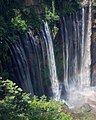 La chute d'eau de Tumpak Sewu a 120 mètres de haut