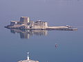 L'isola de Bourtzi col castel da mar