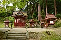 境内社（左から2番目に比叡神社）