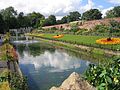 Leeds - Roundhay Park'ında kanal kenarı bahçeleri