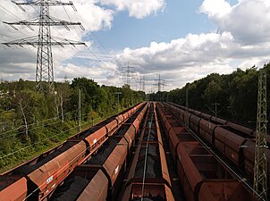 Tolvas transportando carbón para las entrales generadoras de energía eléctrica.