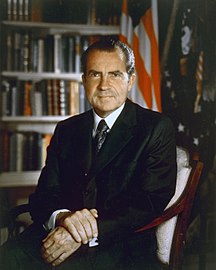 Tổng thống Hoa Kỳ thứ 37 Richard Nixon (J.D. 1937)